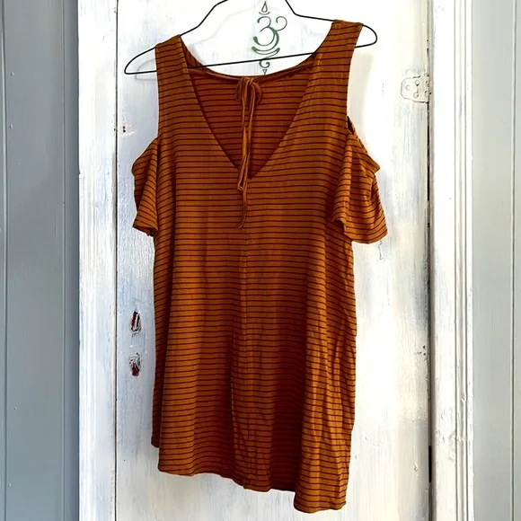 Shirt - Picture 2 of 2